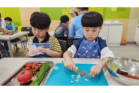 토마토김치는 맛있어!! 타이틀 이미지